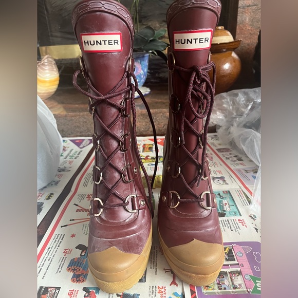 Hunter Gabby Lapin Burgundy High Heeled
Rain Boots - Picture 2 of 3